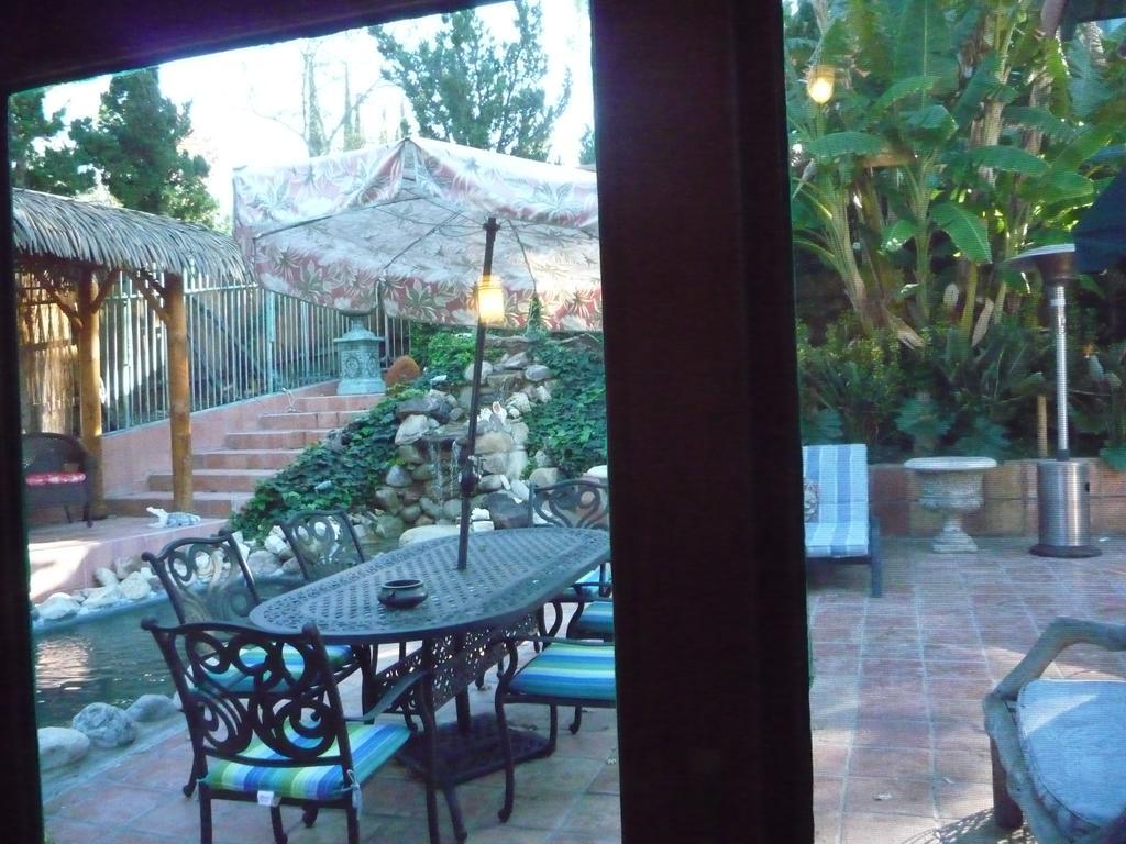 Woodland Hills Calabasas Guesthouses Лос-Анджелес Екстер'єр фото