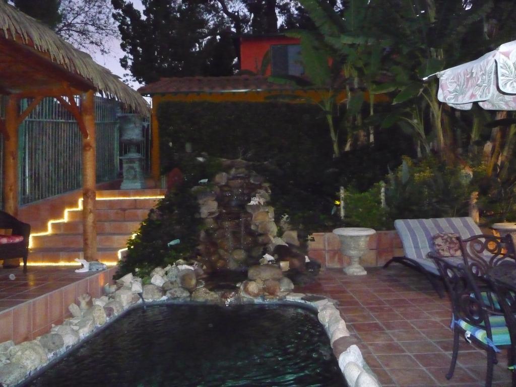 Woodland Hills Calabasas Guesthouses Лос-Анджелес Екстер'єр фото